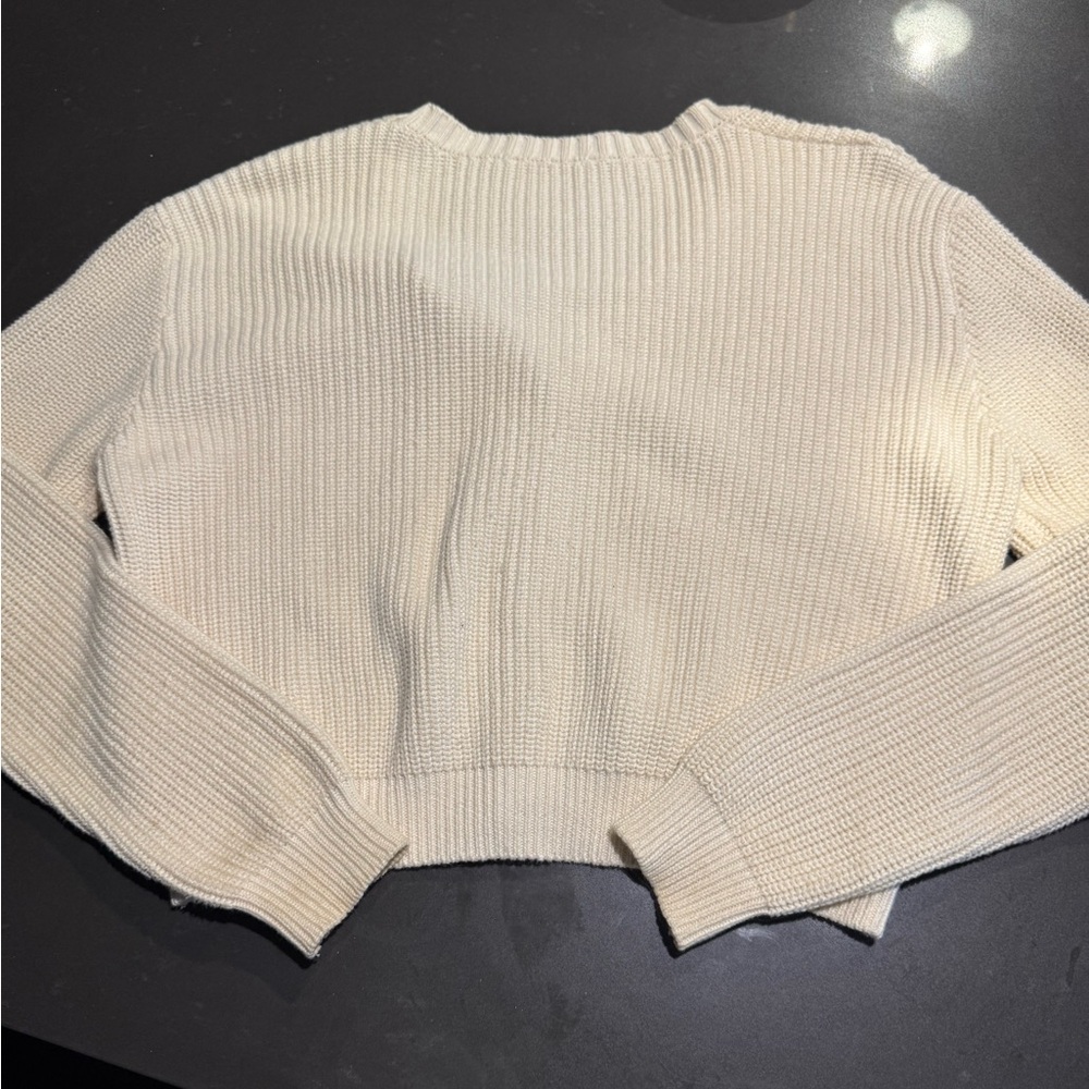 Brandy Melville cardigan - Picture 2 of 3